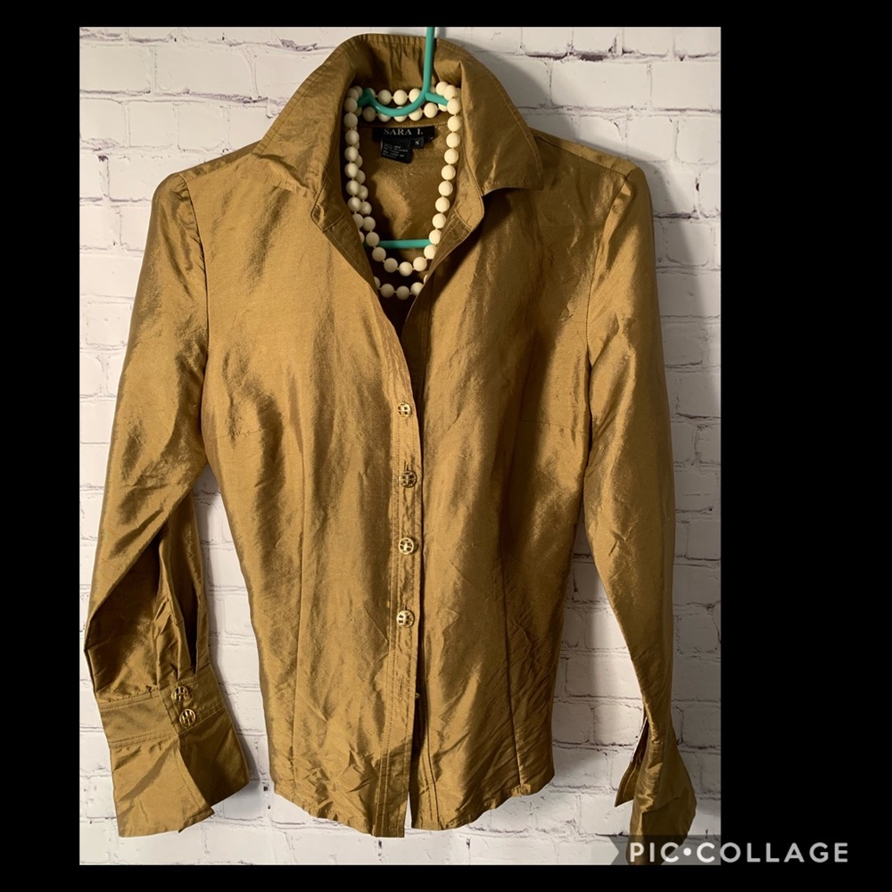 100% Silk blouse Gold button up top small